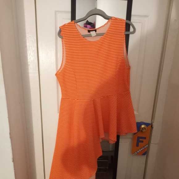 Top - Picture 1 of 2